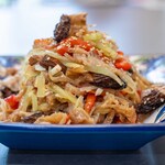 館山美食倶楽部 - 2025.5 焼きパプリカと羊耳キクラゲとモリーユ茸の胡麻油和え