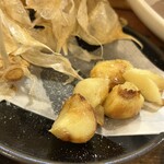 日本泉 - にんにくの素揚げ