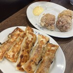 極濃湯麺フタツメ - 餃子　唐揚げ