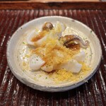 すし処 ひさ田 - 瀬戸内の障泥烏賊葛ポン酢、自家製唐墨、柚子皮掛け 