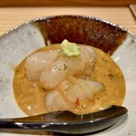 301298062 - 牡丹海老(留萌)に大分杵築の雲丹をソース漬け
