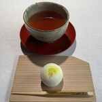 石葉 - 【到着時のおもてなし】黒文字茶＆上用饅頭（藤）