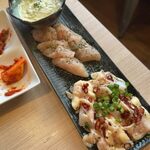 鳥焼肉ヒキワライ - 「ささみからしマヨやき」627円、「やげんなんこつペペロンチーノ」627円