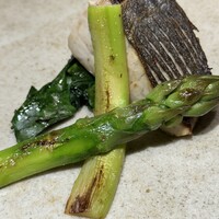 八重洲 steak & seafood 鉄板焼き 一心 - 焼き野菜:アスパラと小松菜と。うま〜。 八重洲 steak & seafood 鉄板焼き 一心 - 焼き野菜:アスパラと小松菜と。うま〜。