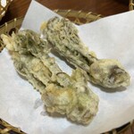 てんぷら 高七 - 天然たらのめ（2つ、600円）