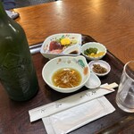 てんぷら 高七 - ビールと共にお刺身小皿が運ばれて来ます！