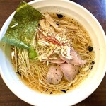 麺や 真登 - 鶏だし醤油ラーメン