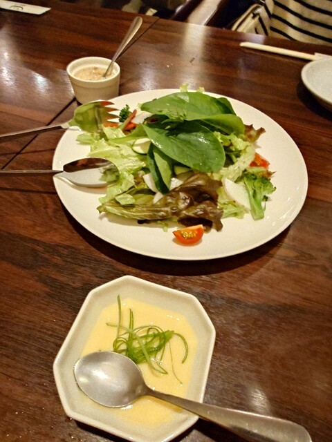 ぶるじょわ商事 鉄板×肉バル ぶるじょわ (テッパン ニクバル ブルジョワ) - 南