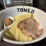 カタカナ トメジ - 美しい麺