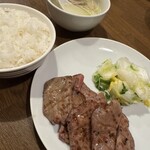 牛たん八 - 