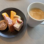 ブラッセリー 「フローラ」 - 