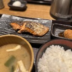 越後屋 三十郎 - 塩鮭炭火焼き