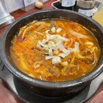 韓国家庭料理＆炭火焼肉　最高峰 - すじチゲ