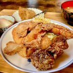 農家食堂 やまくに - 料理写真:唐揚げ3種盛り