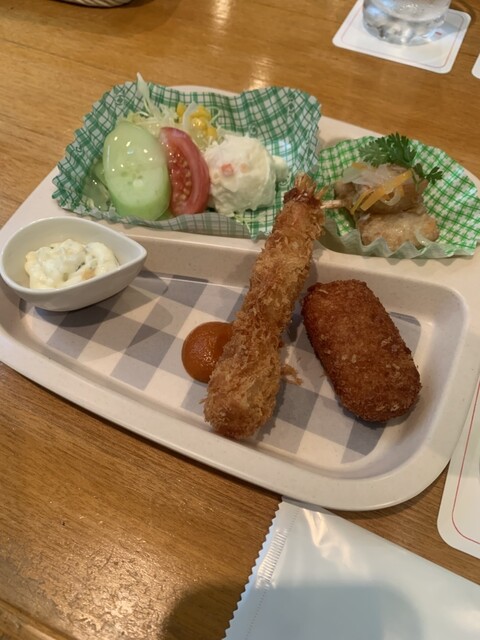 Sakura Lounge photo 2