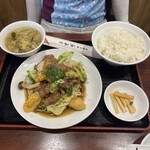 中国料理 峨嵋山 - 牛肉、白身魚黒胡椒炒め