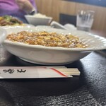 中国料理 峨嵋山 - 深皿にたっぷり