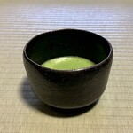 空也 - 黒楽茶碗で薄茶 (電燈あり)