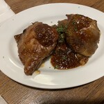 Porky's kitchen - バックリブ、味的にはバッファローウィングみたいなバーベキューソースみたいな。。