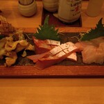 ゆるり家 - 盛り合わせ5種(2750円)左