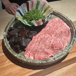 鈴田式 - 黒毛和牛鍋　生木耳　青森花山椒は名残