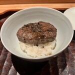 鈴田式 - 北海道黒毛和牛薪焼き　飯蒸し　新じゃがいも 黒オリーブ　麹南蛮味噌