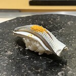 鮨 なんば - 小肌36/20　酢を効かせて硬めに握られます
