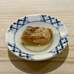鮨 なんば - 鯛卵　塩漬けした鯛卵を炙って出汁合わせて
