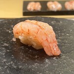 鮨 なんば - 北海道江差縞海老37/19　氷漬け3日　１本開きではなくあえて２本づけに　ねっとりとした食感と甘みが押し寄せる幸せ