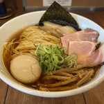 麺楽 軽波氏 - 特製鶏醤油（麺大盛り）