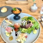 OoSORA - 季節の前菜とサラダの盛り合わせ