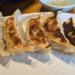 淡麗醤油らぁ麺 鶏松 - 餃子(¥400)