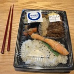 ほっともっと - 料理写真:特撰幕の内弁当910円