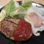 満留賀 - ハンバーグ　¥650
