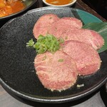 黒毛和牛 焼肉うし雅 - 