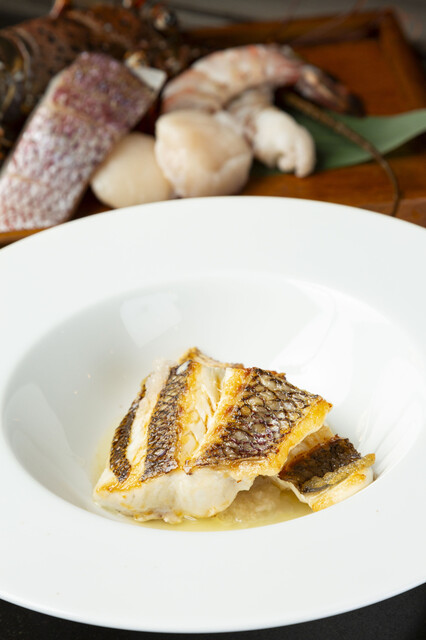 季節の白身魚鉄板焼き/Seasonal white fish Teppanyaki