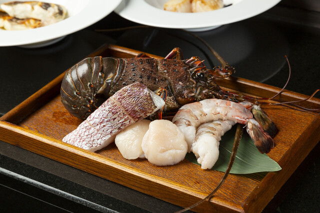 海鮮鉄板焼き３種盛り合わせ/Assortment of 3 kinds of seafood