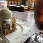 シャーロックホームズ - ケーキセット（キャロットケーキ）