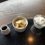 ステーキ・鉄板焼 みくら - パンケーキ用のチョコバナナ。