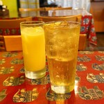 リトルスパイス - ハイボールとマンゴーラッシー