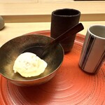 髙橋 謙太郎 - 【 まる焼きのパイナップルとアイスクリーム 】