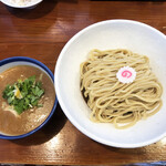 つけ麺 蔓 〜TSURU〜 - 濃厚つけ麺（1000円）＋残念たまご（無料サービス）