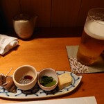 旬肴居酒屋　味人 - 突き出し（サザエ、生しらす、ツルムラサキ、卵焼き）