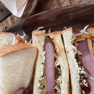 日進ワールドデリカテッセン_1