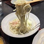 蕎麦 やすたけ - そばは、細麺をチョイス