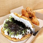 韓国チキンハウスりょうさん家 - 抹茶オレオワッフル＆チェダーヤンニョム