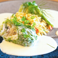 Orby Restaurant - ランチコース 4800円 の自鯛と帆立のムース キャベツ包み 白ワインソース