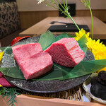 お肉屋 けいすけ 三男坊 - 一番人気の『心（しん）コース』特別割¥18000→¥15000（6月末まで）タン元の厚切り