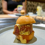 お肉屋 けいすけ 三男坊 - ヒレカツスライダーバーガー