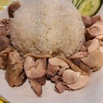 堀内チキンライス - たっぷりの鶏肉